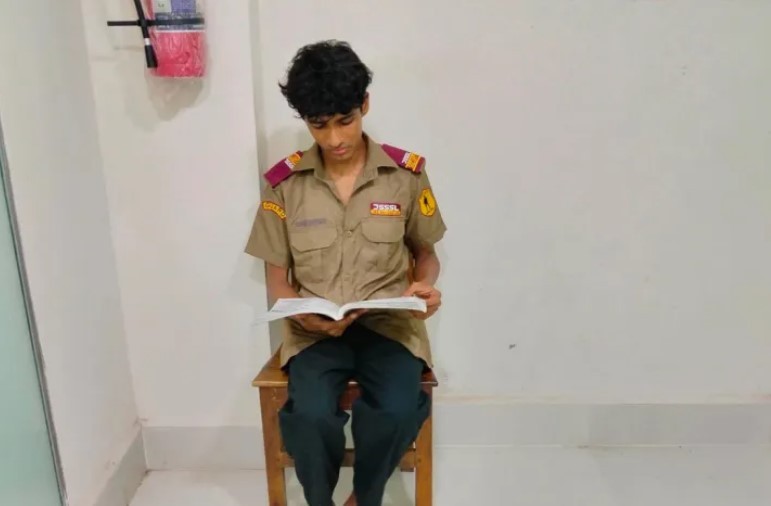 বিকেলে বাবার দাফন, রাতে এটিএম বুথে ডিউটি, সকালে এইচএসসি পরীক্ষা
